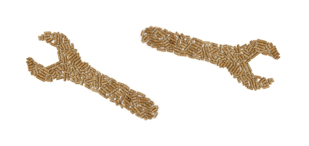 Zwei Maulschlüssel aus Pellets