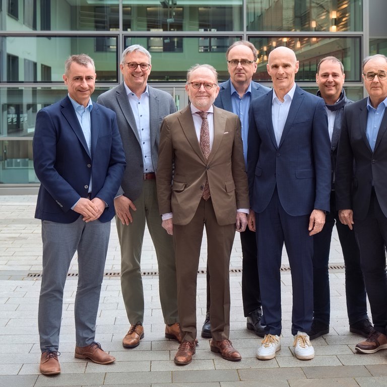 Vorstandswahl beim 25. Jubiläum des Pelletverbandes DEPV